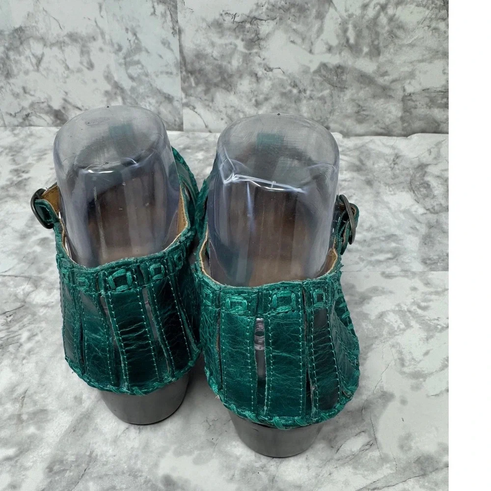 Ariat adjustable modern